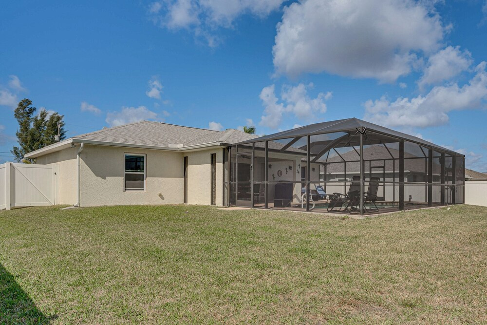 Dog-friendly Cape Coral Home: Private Pool!