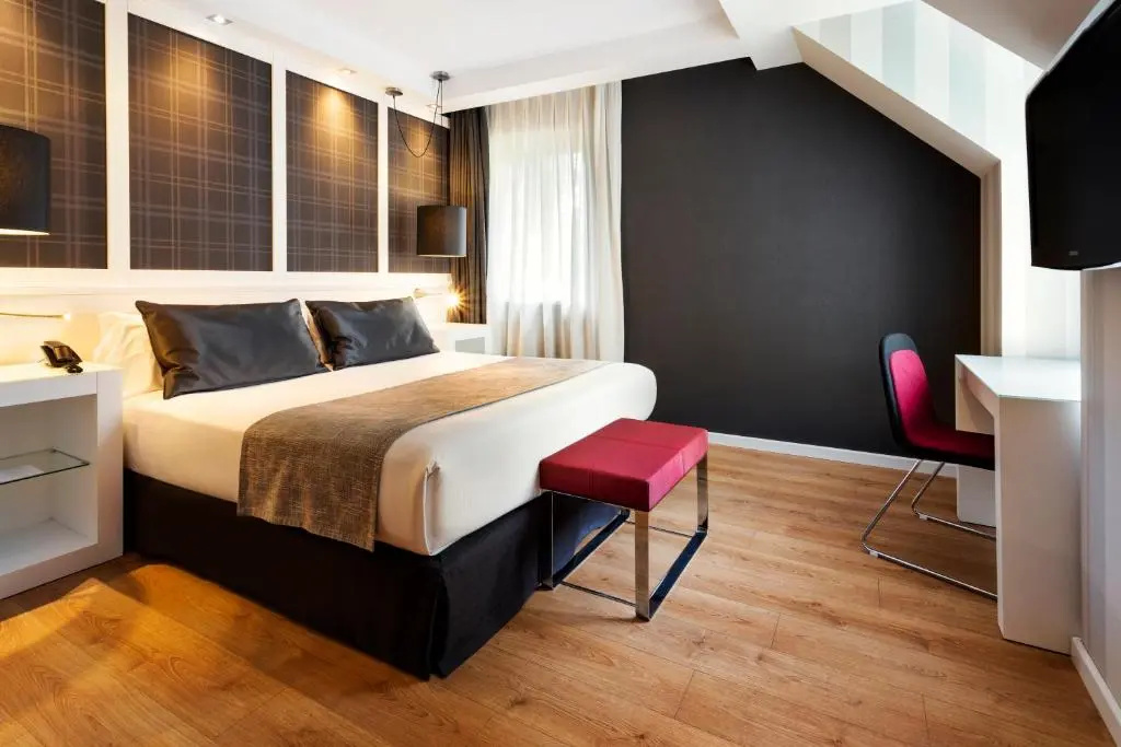 Catalonia Reina Victoria Hotel - Chambres