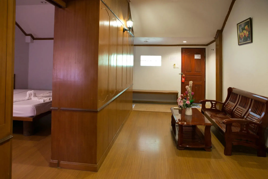 Lobby & Reception