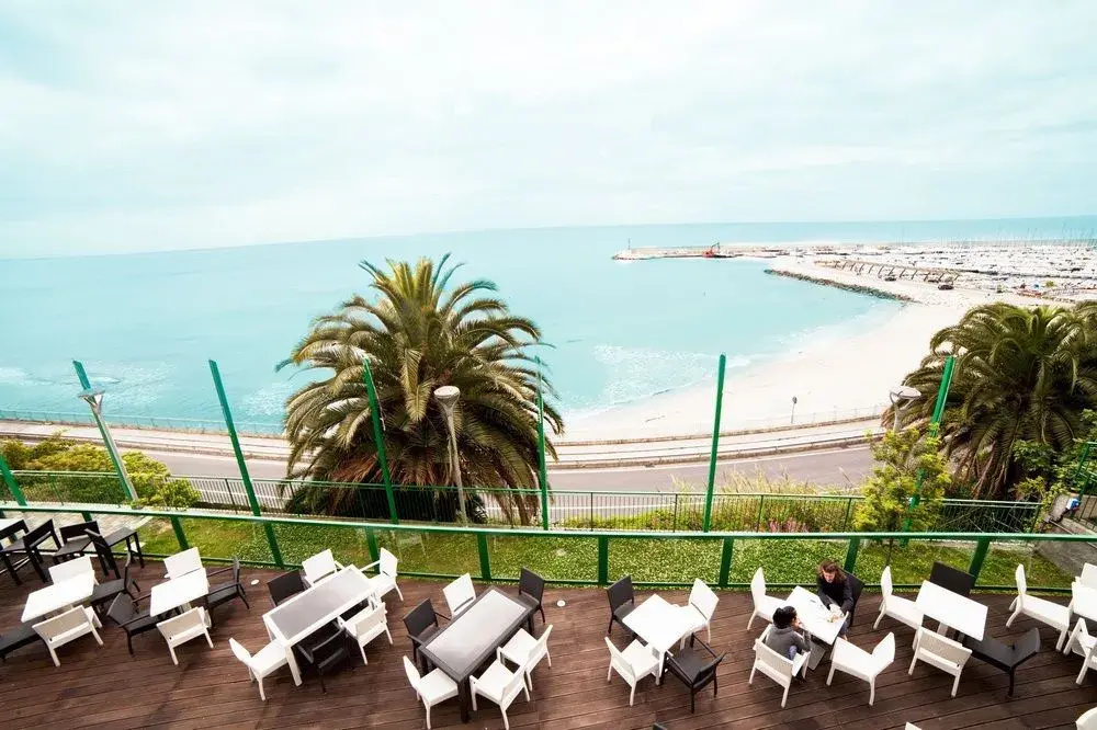 Beach & Waterfront
