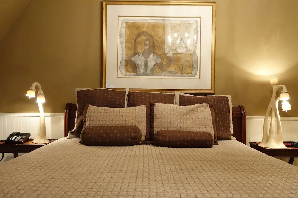 Double Suite with balcony (full double bed)