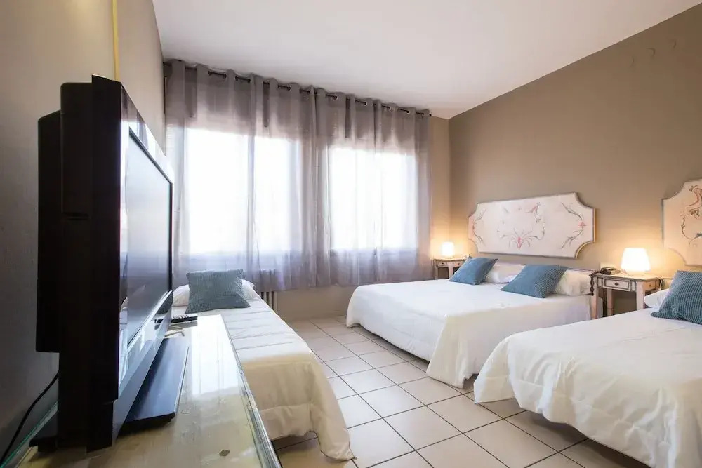 Четырёхместный номер Standard в Hotel Ariston