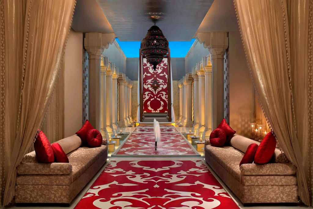 Lobby & Reception
