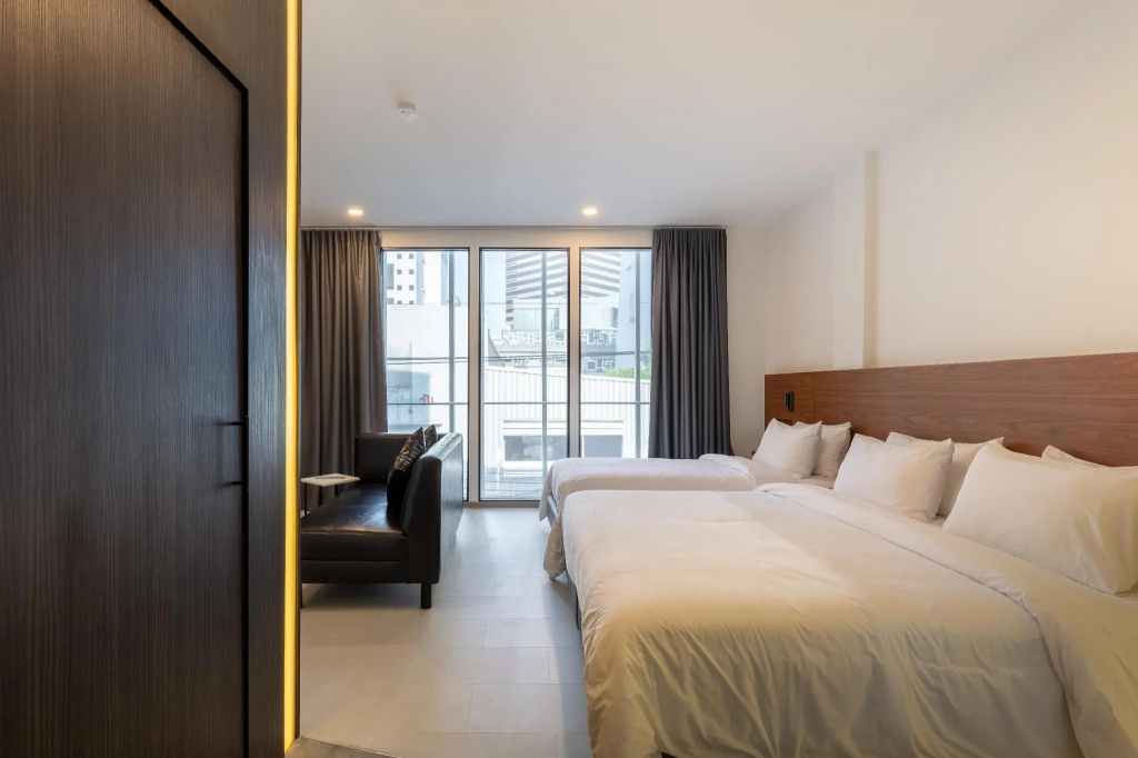 Standard Triple room
