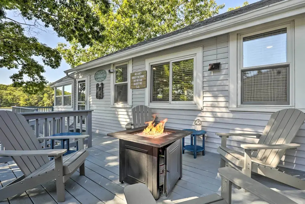 World Cup Attendees Lake Retreat 5 Mi to Gillette!