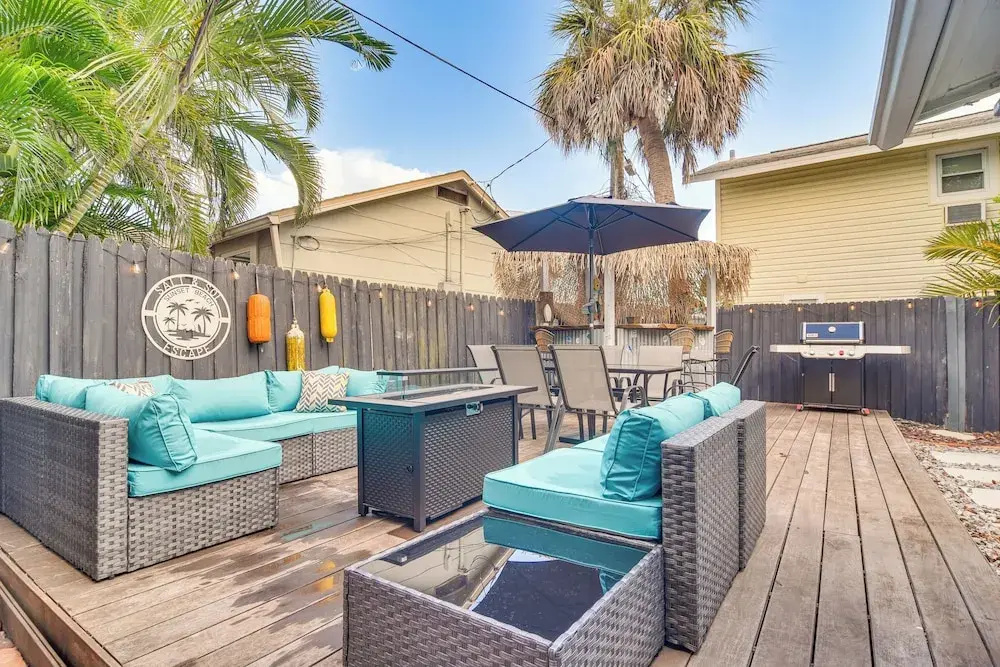 Walk to Beach: Treasure Island Gem w/ Golf Cart!
