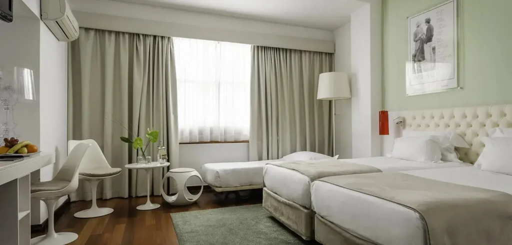 Triple room