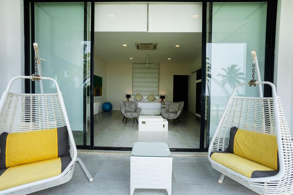 Green Turtle Villa By The Serendipity Collection