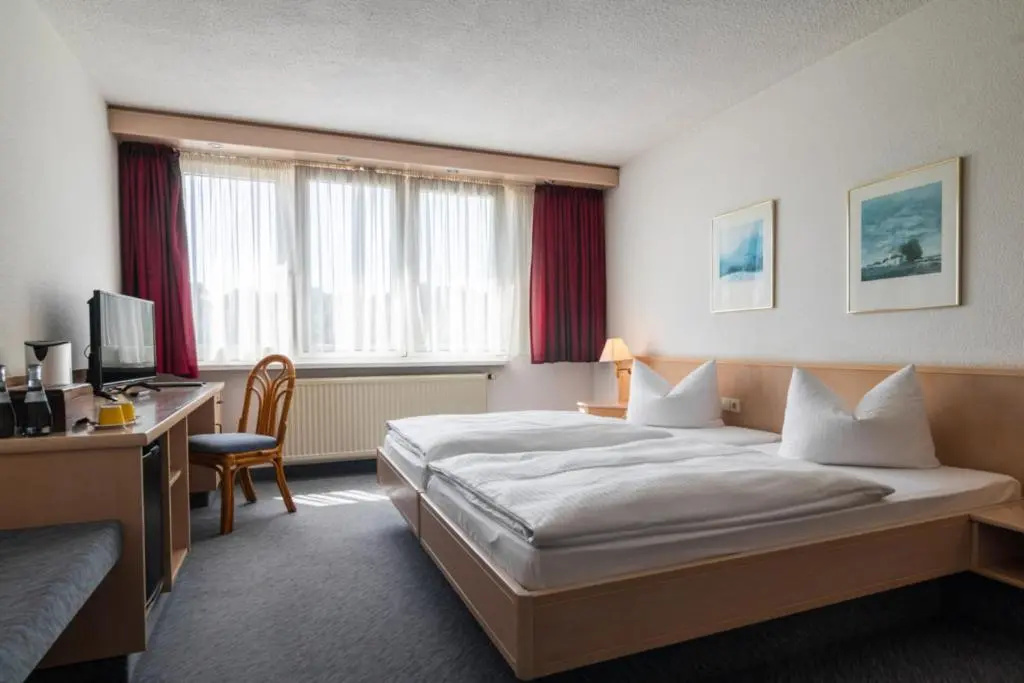 Standard Double room (full double bed)