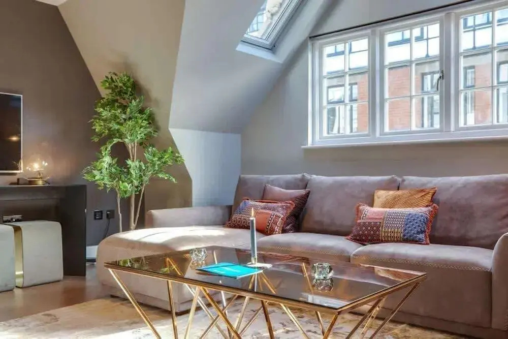 The Penthouse Pause - Soho - by Frankie Says