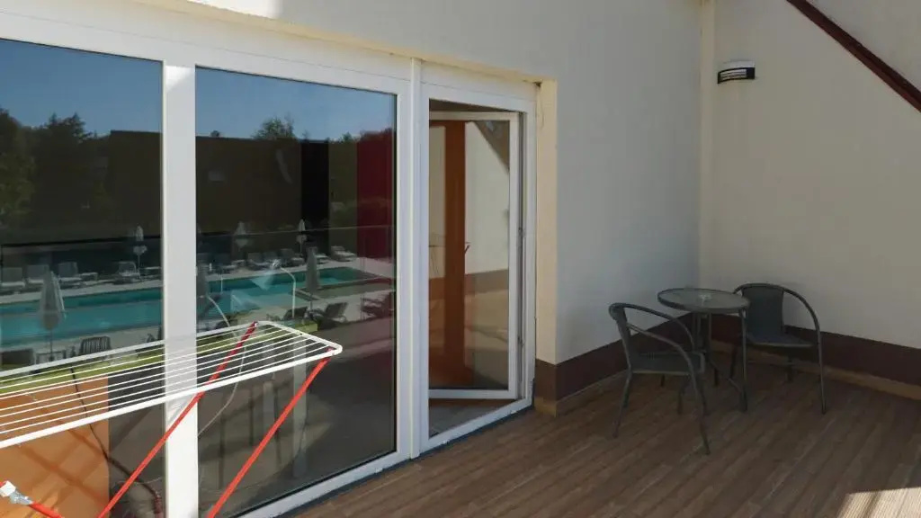 Standard Double room with pool view (full double bed)