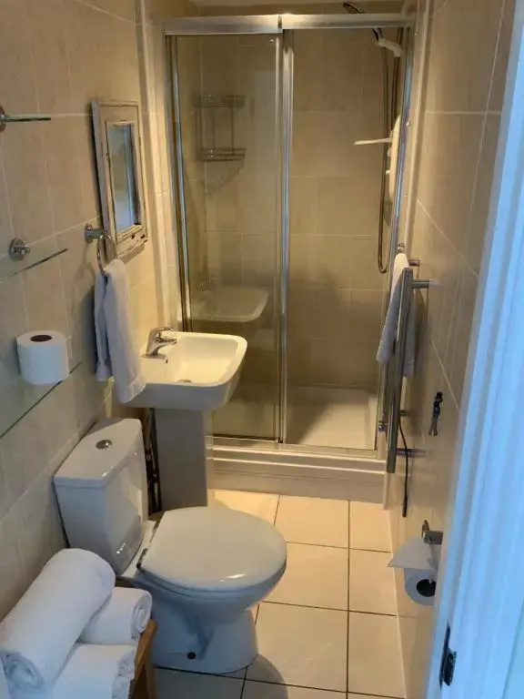 Standard Triple room with garden view