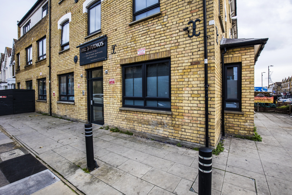 8 Tube Fast Wifi 8 Parking