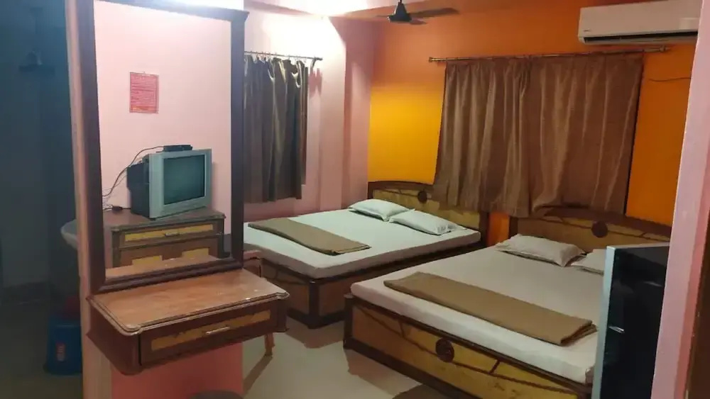 Deluxe Triple room with city view