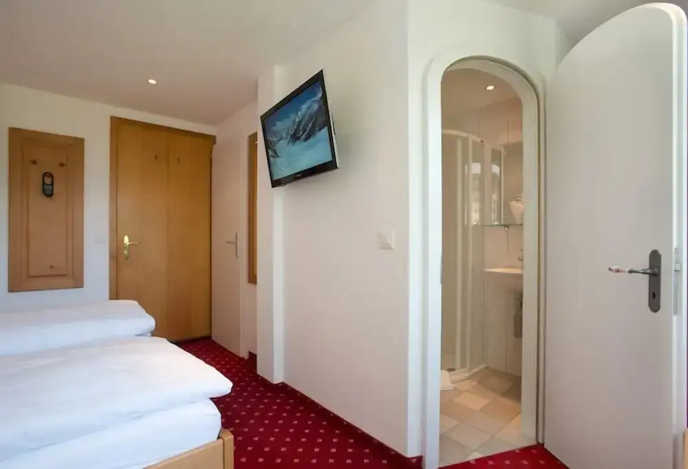 Economy Double room (full double bed)