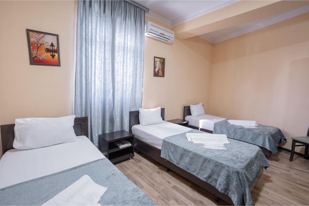 Rohat Mirobod (ex. Rovshan Hotel) by null