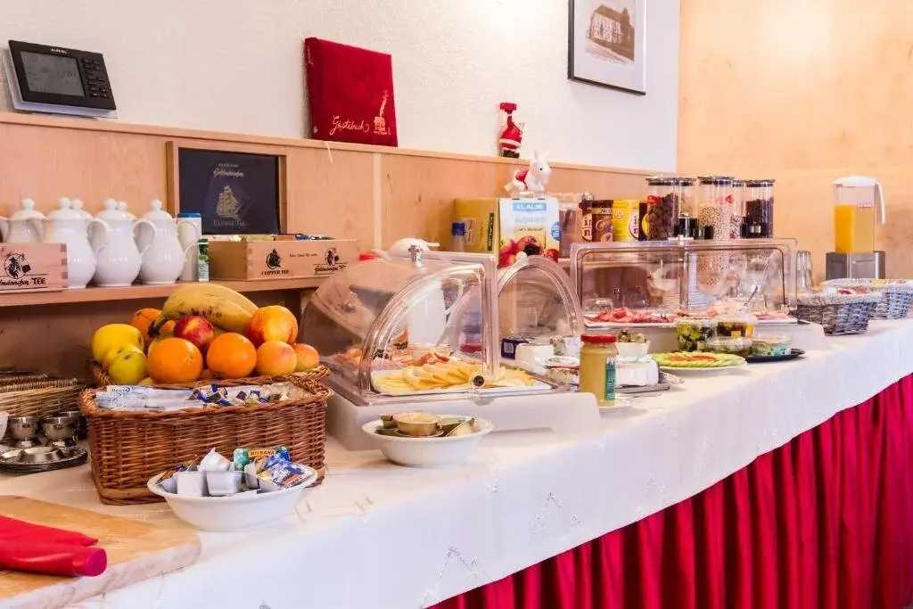 Food & Beverage