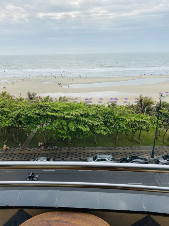 Beach & Waterfront