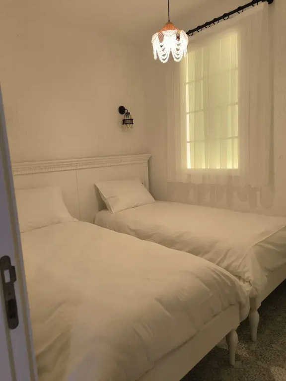 Economy Suite