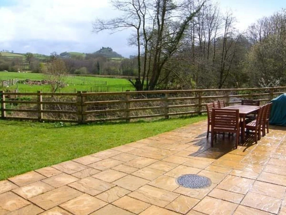 Cennen Lodge