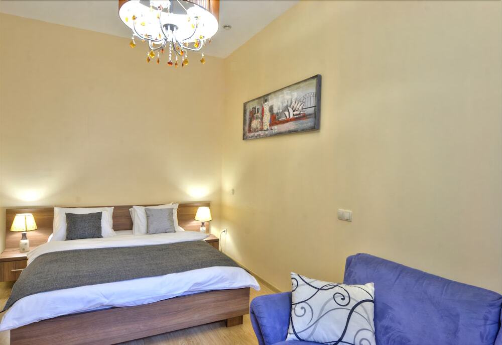 Golden Gate Inn by null