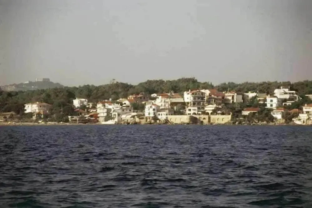 Beach & Waterfront