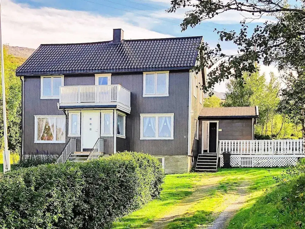 6 Person Holiday Home in Vevelstad