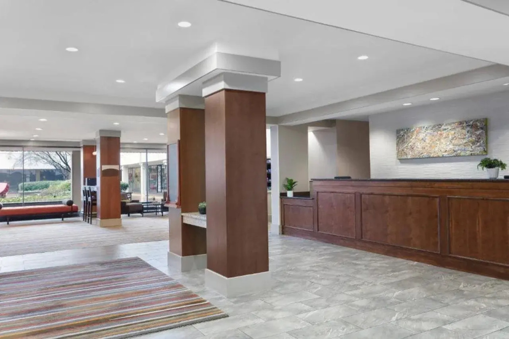 Lobby & Reception