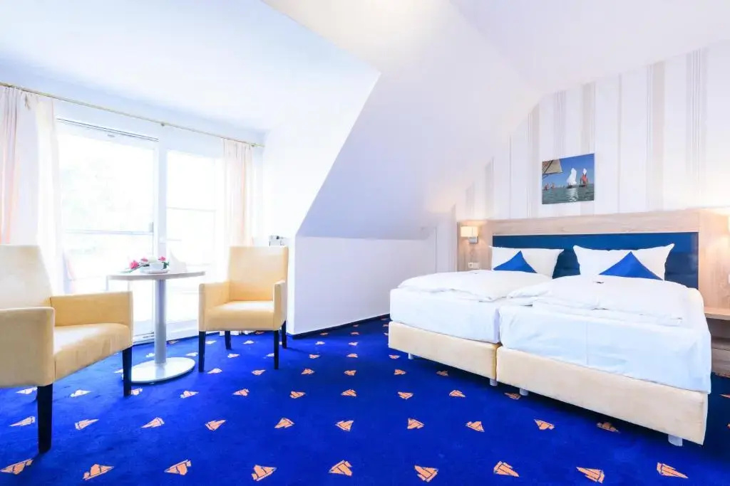 Superior Double room with balcony and with city view (full double bed)