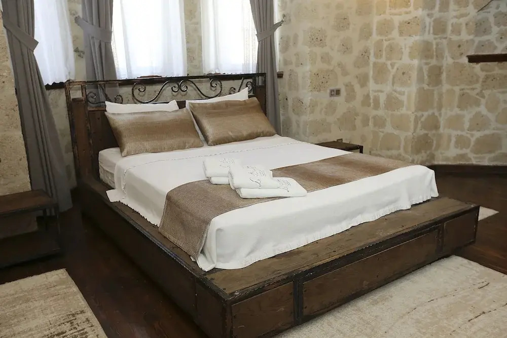 Double Suite (full double bed)
