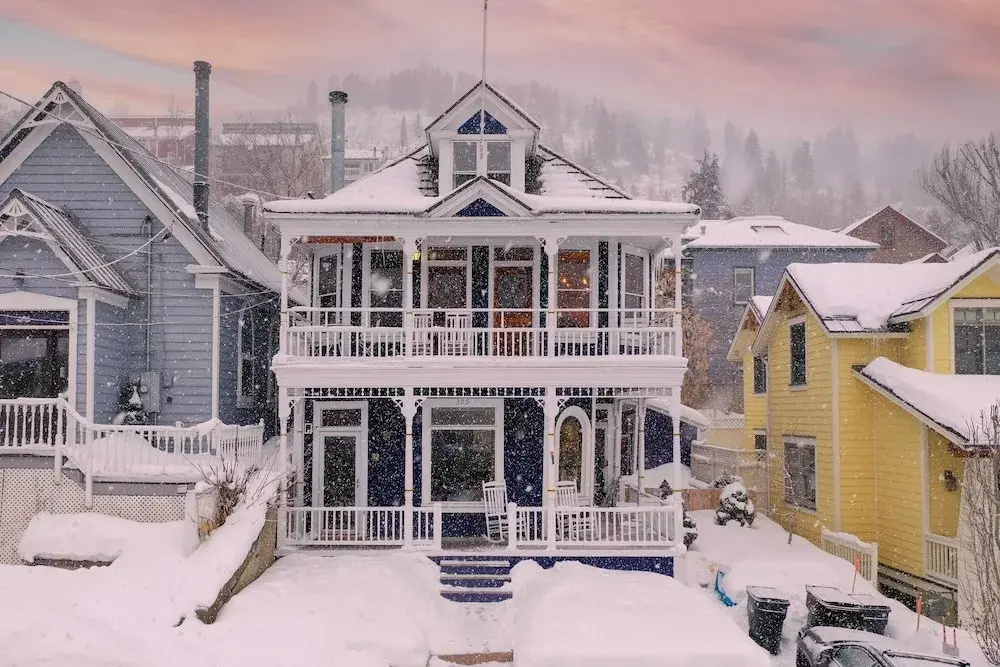 Raddon by AvantStay Beautifully Restored Craftsman w Hot Tub in Heart of Downtown PC