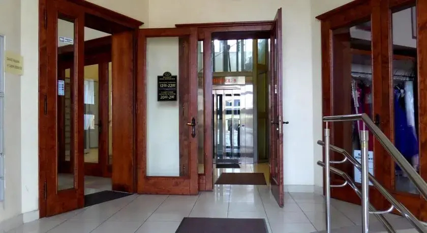 Lobby & Reception