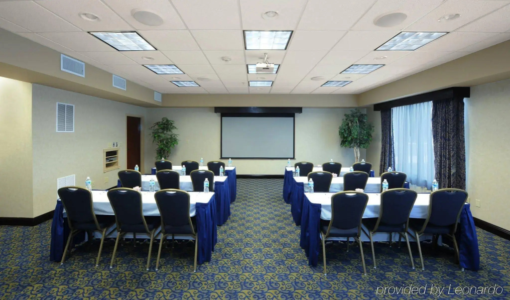 Holiday Inn Express & Suites Atlanta N-Perimeter Mall Area by IHG - фото 21