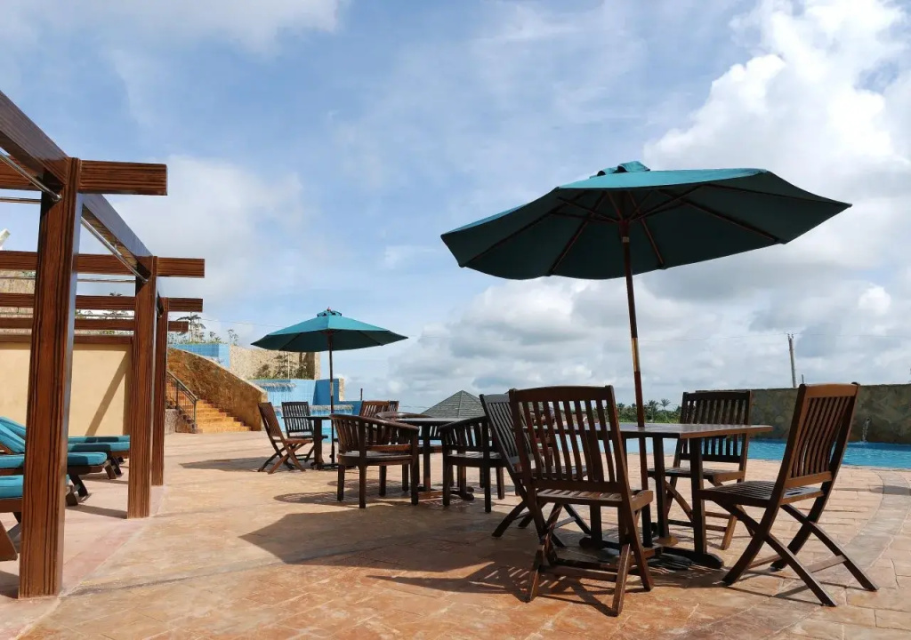 Beach & Waterfront