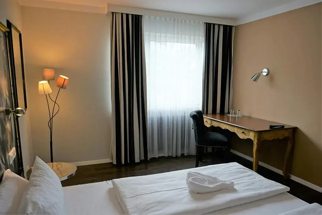 Standard Double room (full double bed)