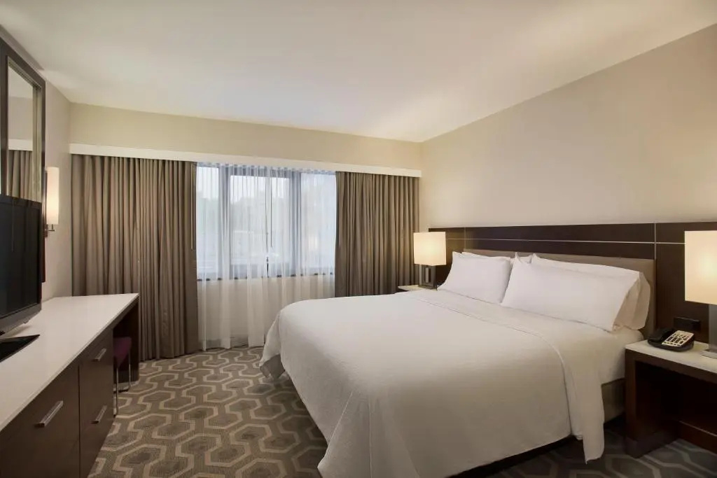 2 Room Corner Double Suite (full double bed)