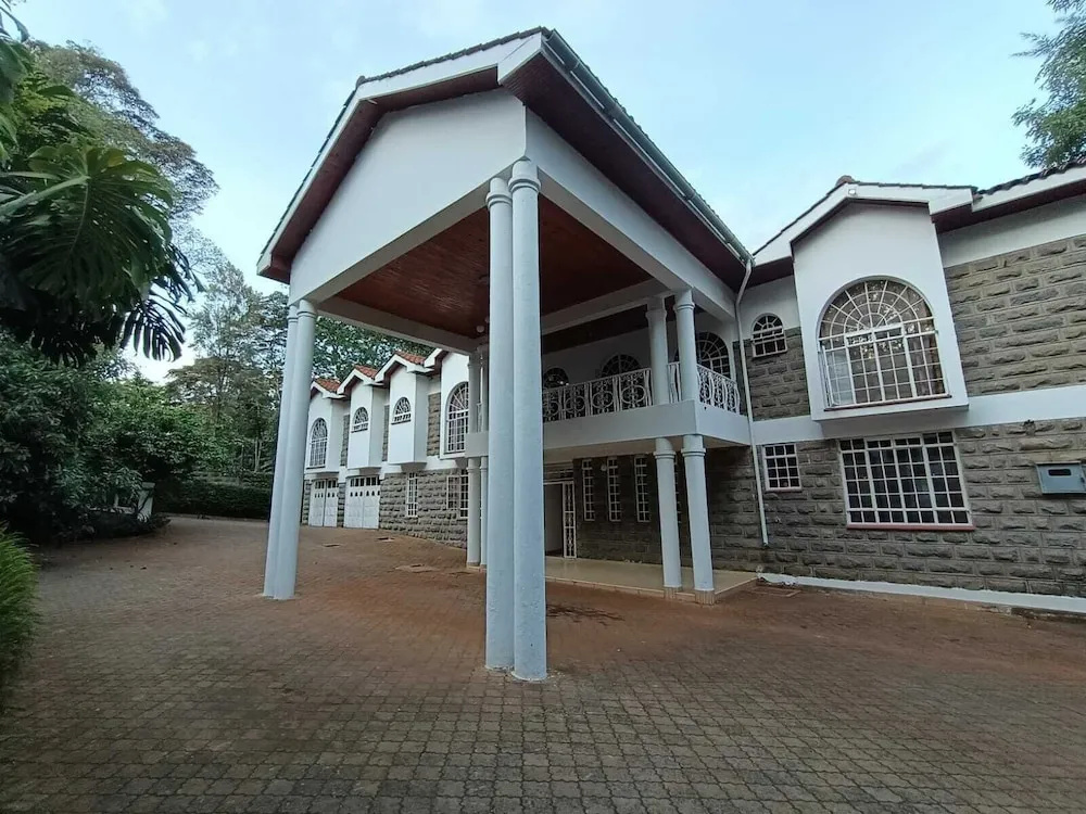 Lux Suites Karen Family Bungalow