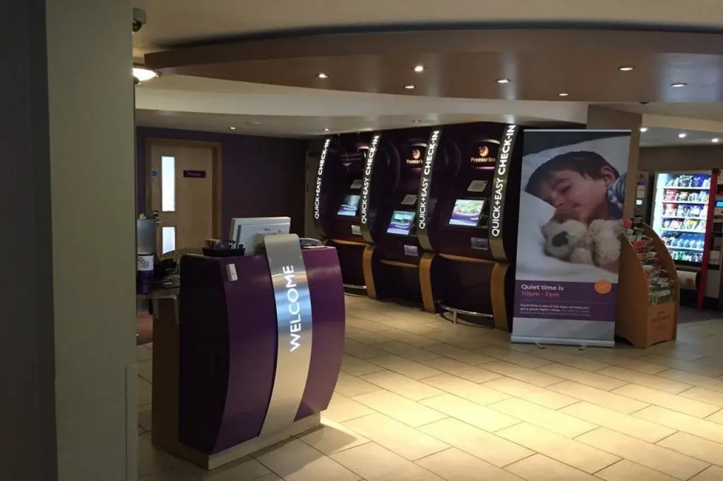 Lobby & Reception