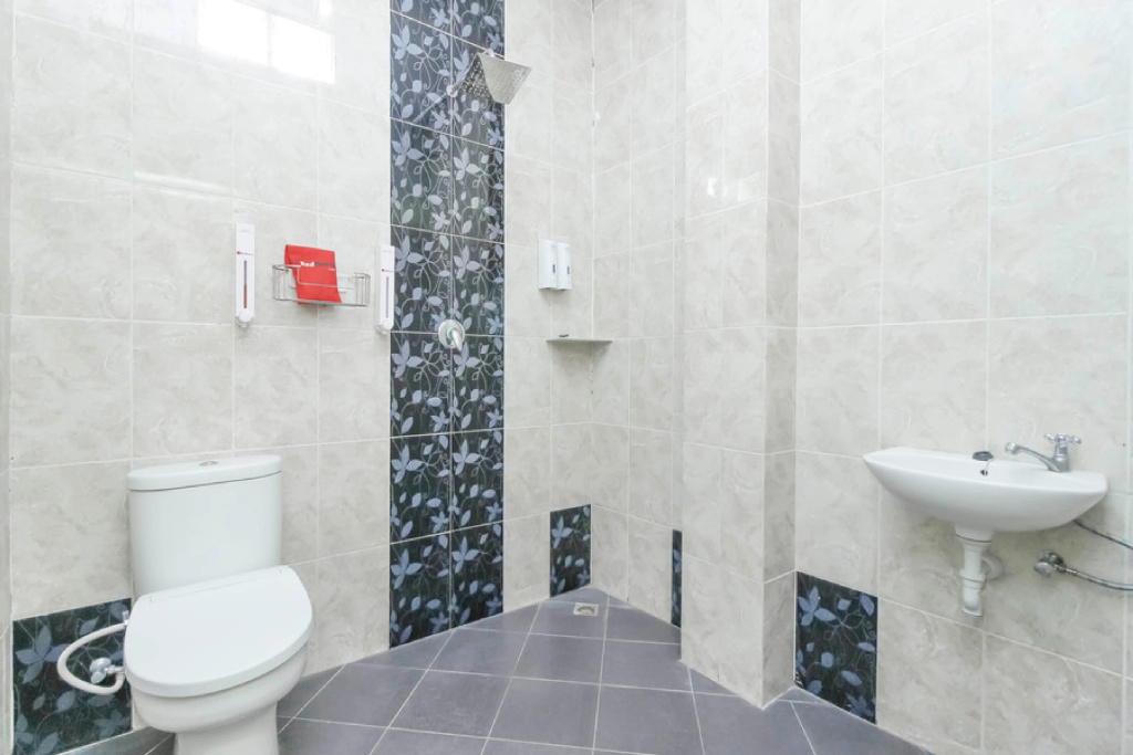 RedDoorz Plus @ Jalan Pemuda Jakarta - Chambres