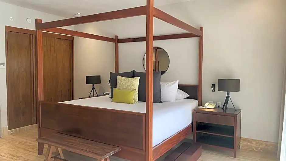 1 Bedroom Double Suite with balcony (full double bed)