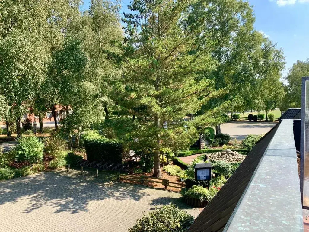 Standard Double room with balcony (full double bed)