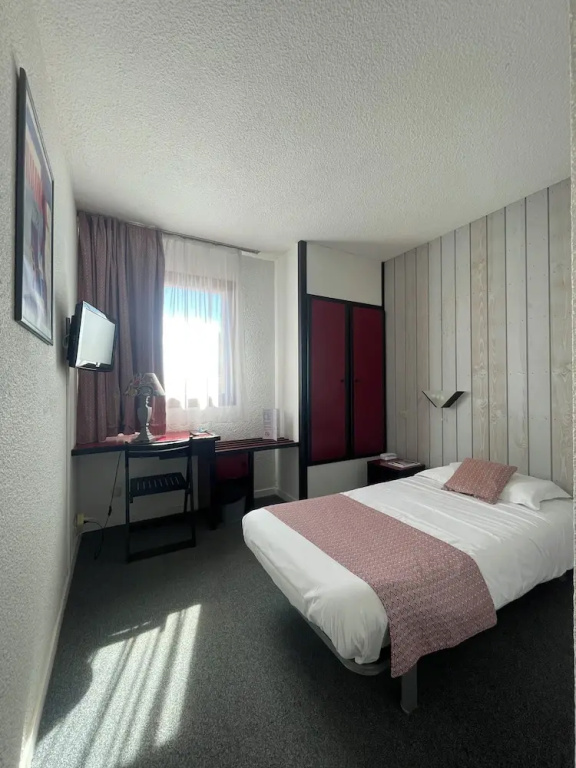Economy room