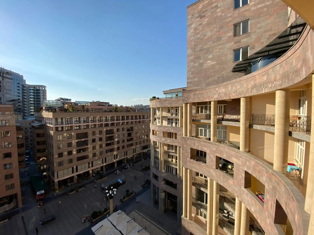 Northern Avenue 2 Bedroom Modern apartment With Open Balcony HH582