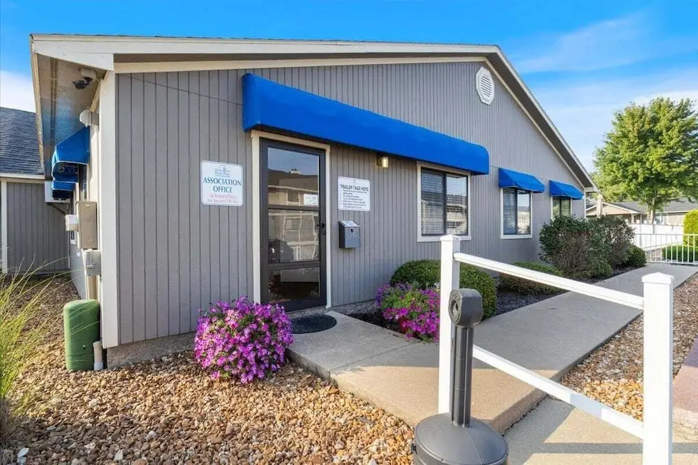 Lazydays Pet-friendly Condo w/ Pool & Slip at 3M