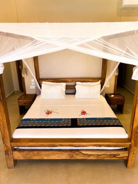 Deluxe Double room with pool view (full double bed)
