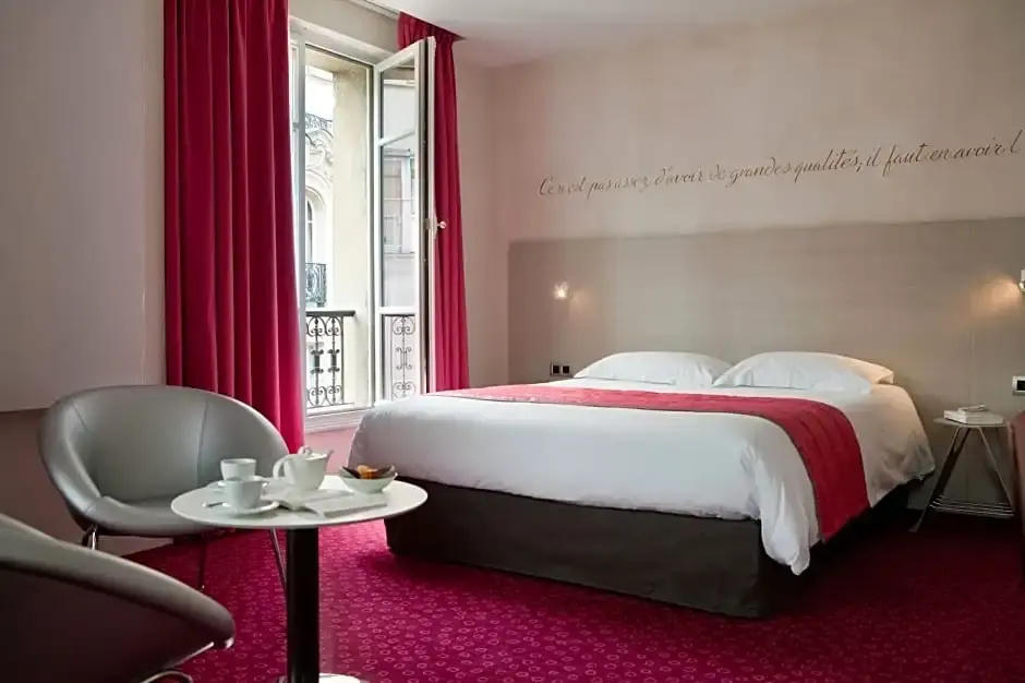 Hotel de Sevigne 103