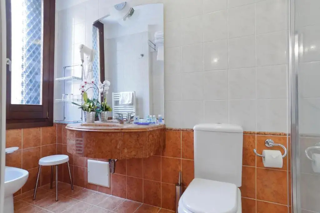 Hotel La Fenice Et Des Artistes - Chambres