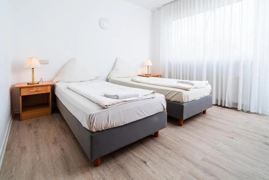 Economy room