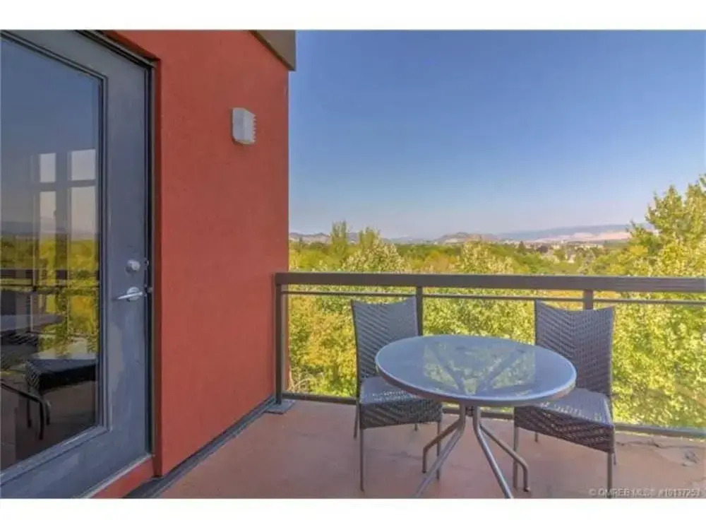 One of a Kind, Top Floor Apartment at Playa #632 - фото 15