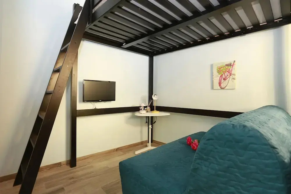 Economy room